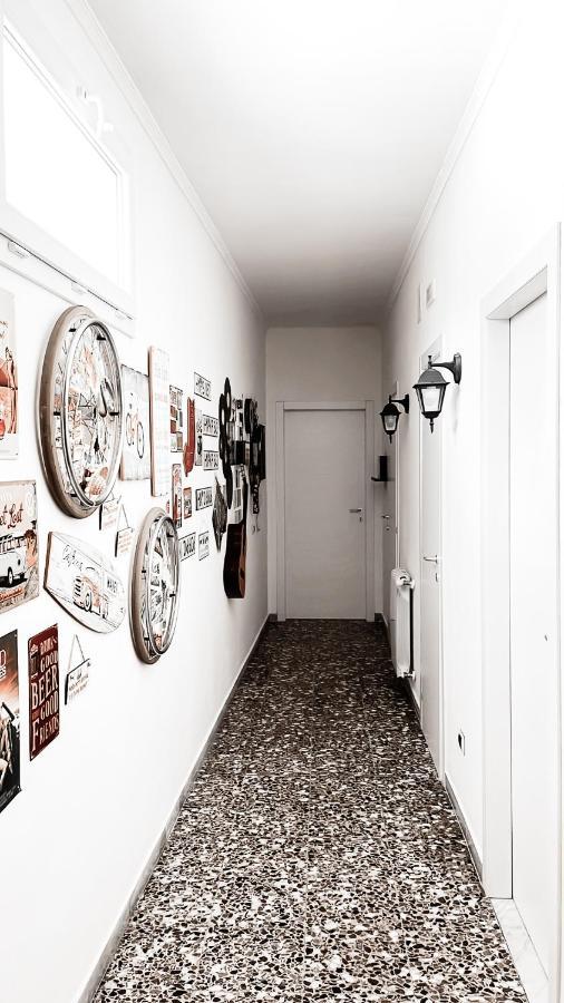 Wanderlust B&B Lecce Bagian luar foto